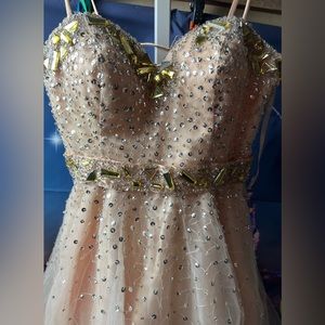 Dave & Johnny size 3/4 cream evening dress